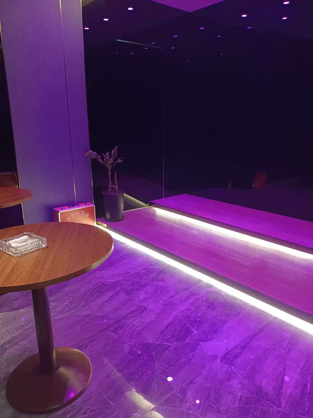 静安丝足海选spa会所